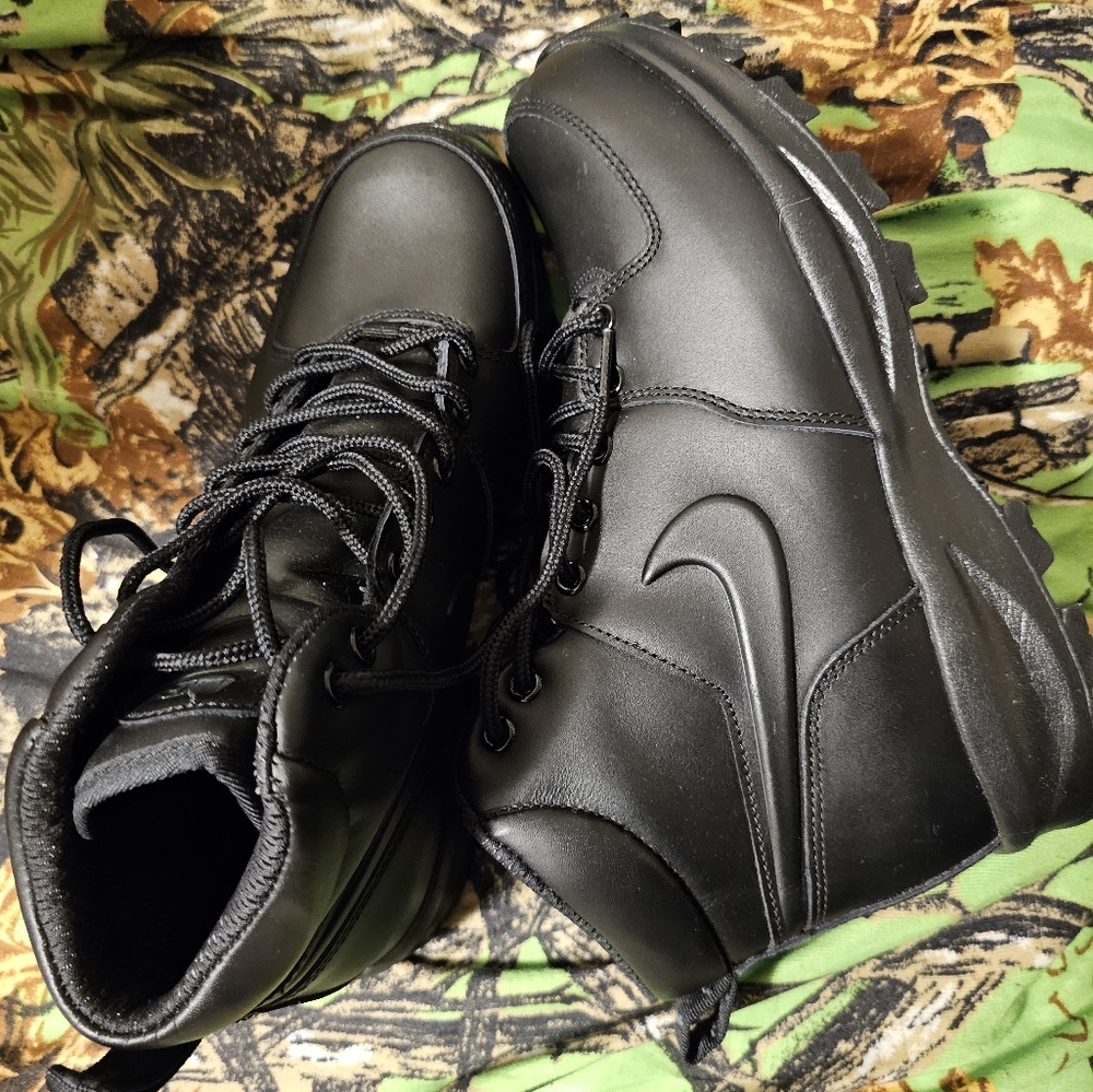 Nike work boots